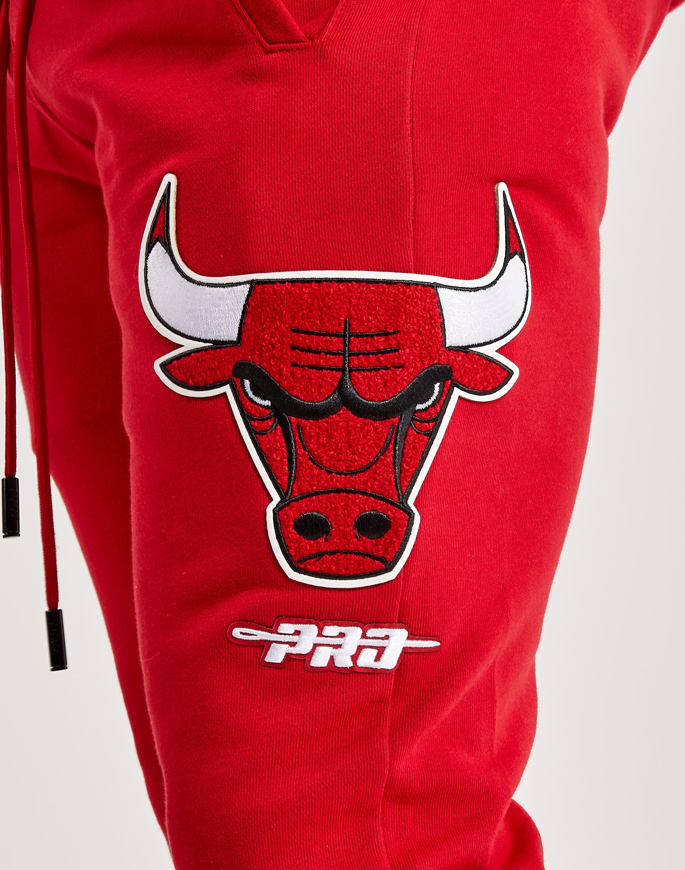 Pro Standard NBA Chicago Bulls Logo Joggers Men's Sweatpants – NYCMode