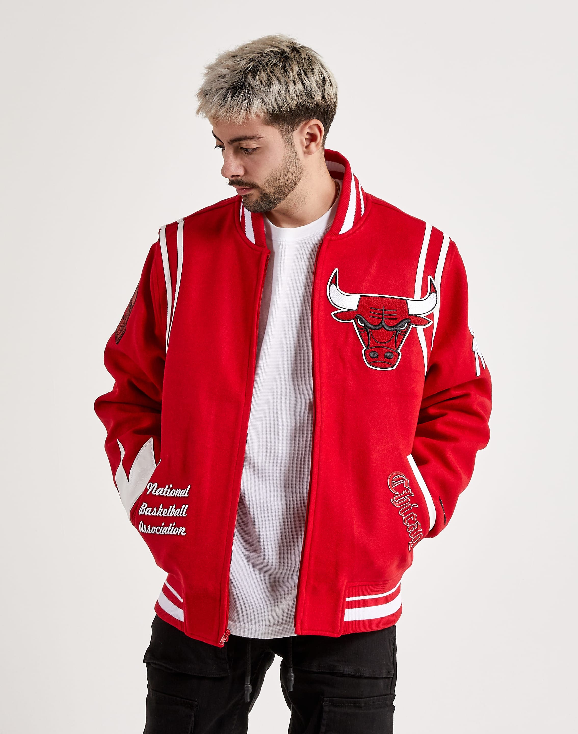 PRO STANDARD CHICAGO BULLS SIX TIME CHAMPIONS JACKET RED At The Mister Shop  Since 1948