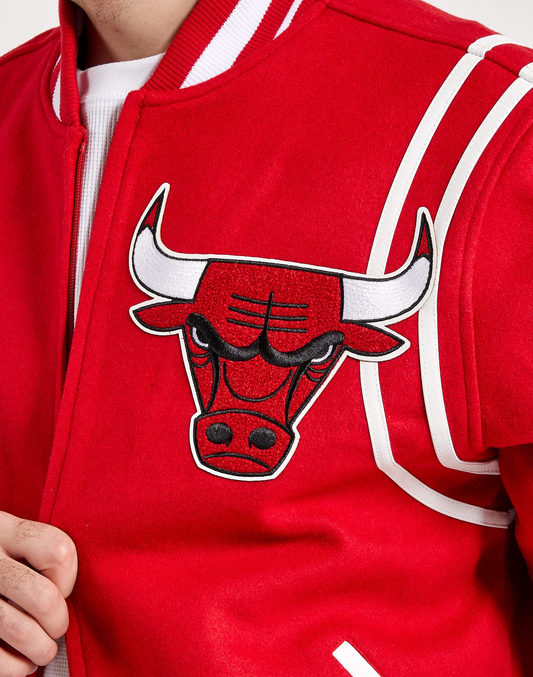 GIII/STARTER Shoe Palace Exclusive Chicago Bulls Varsity Mens Jacket (Black/Red)