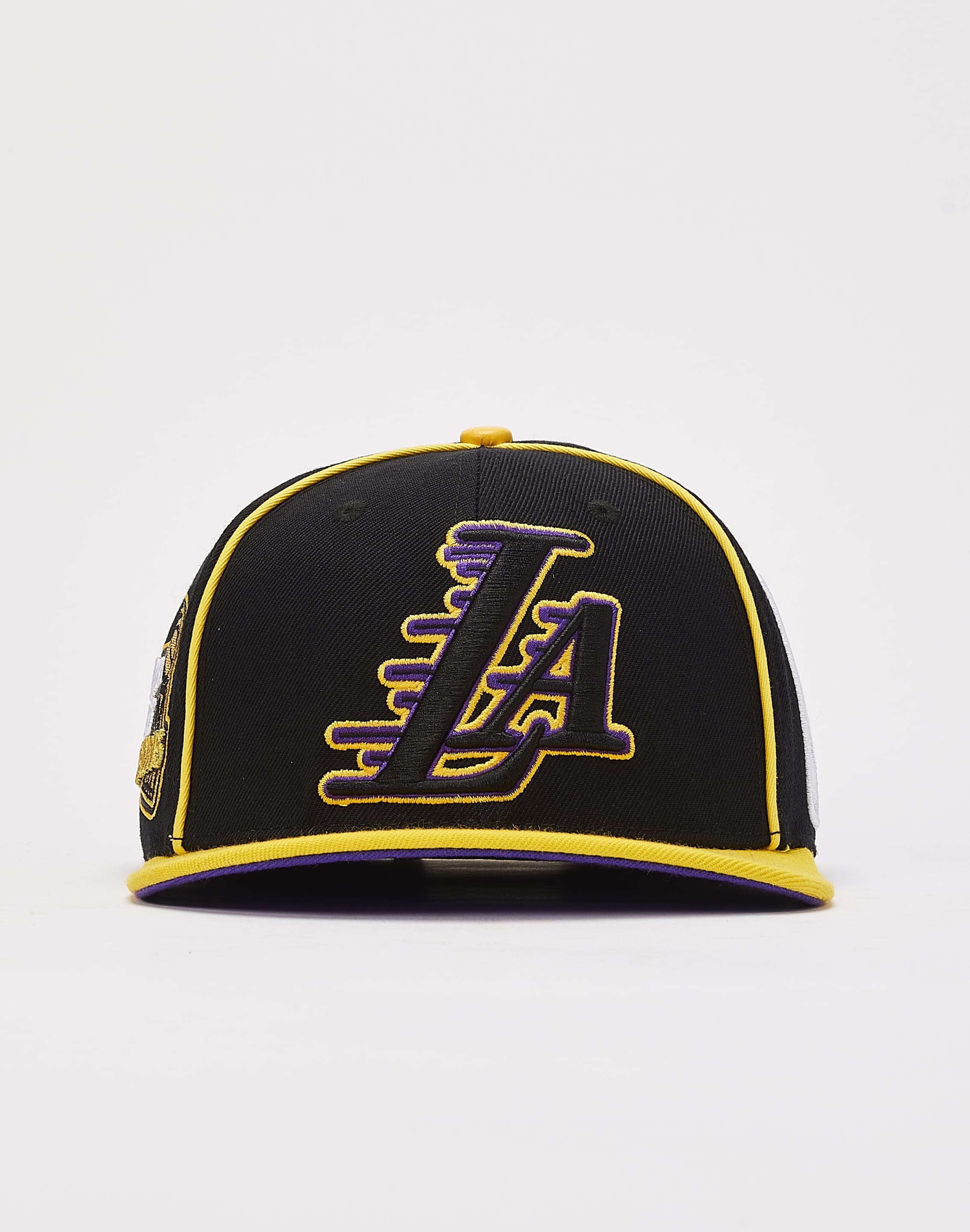 Pro Standard Los Angeles Lakers 17X Champs Snapback Hat – DTLR