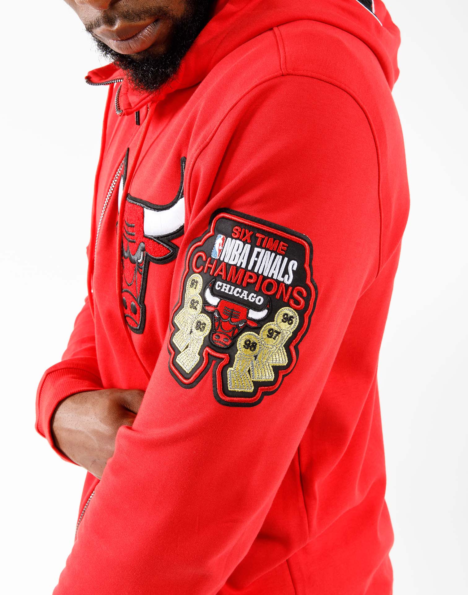 Chicago Bulls Pro Standard 6x NBA Finals Champions Logo Pullover Hoodie -  Red
