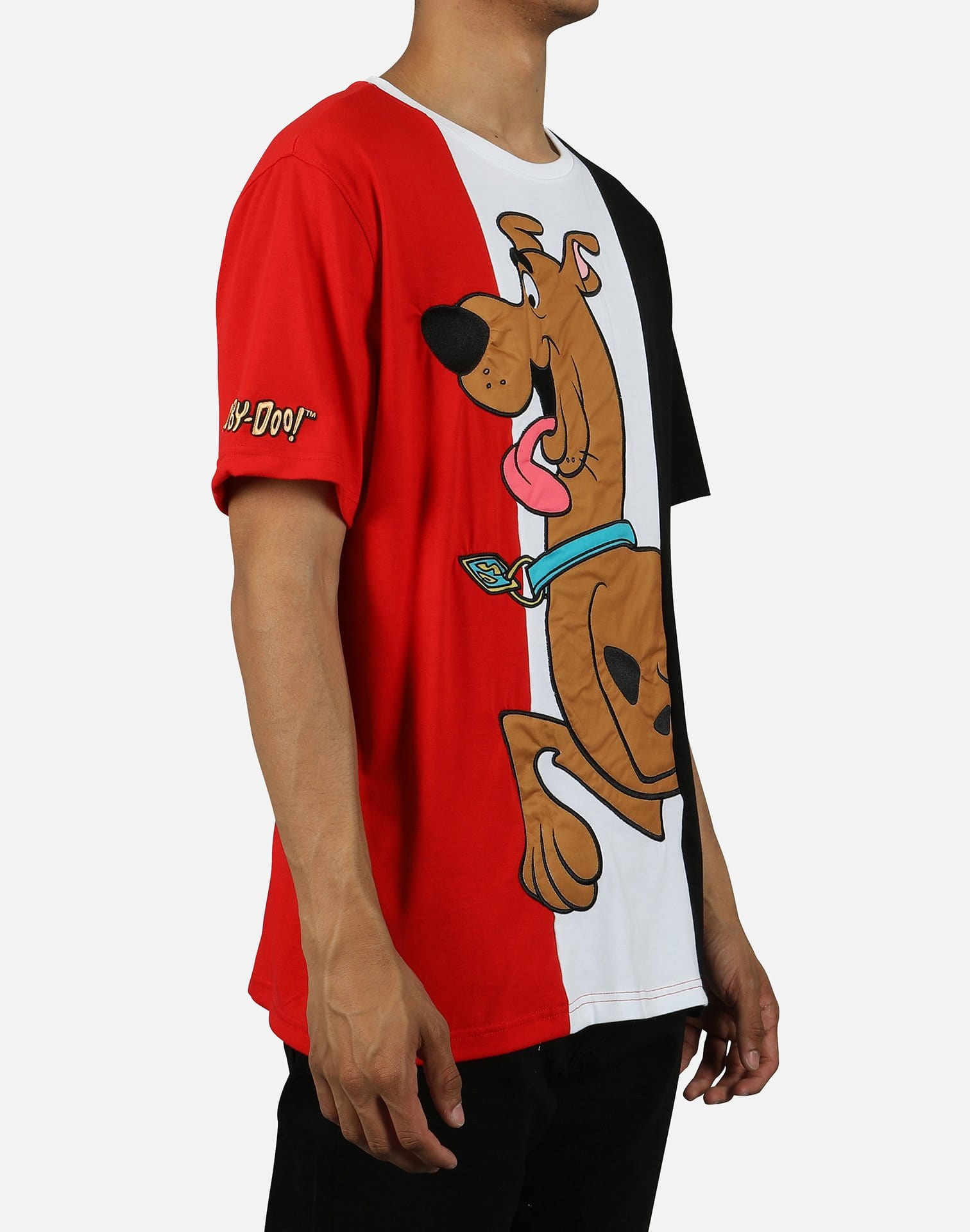Central Mills Inc. Men's Tongue Wagging (Scooby Doo) Tee
