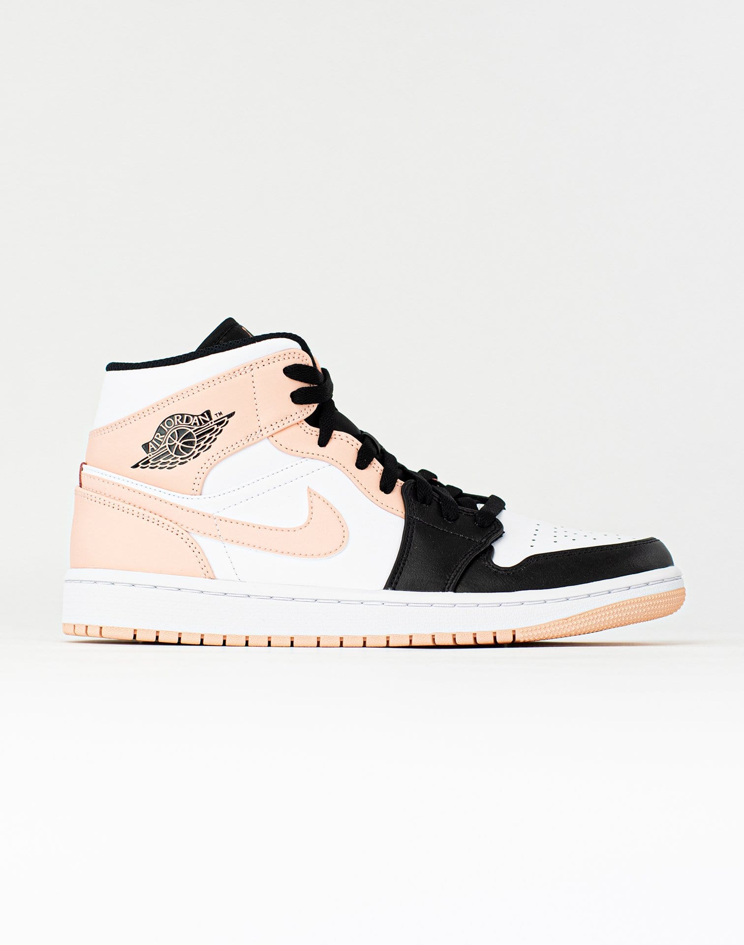 Photo of Jordan Air Jordan 1 Mid
