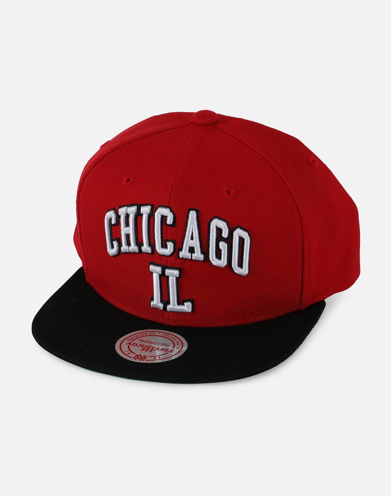 Mitchell and Ness Chicago Bulls Side Panel Cropped Snapback