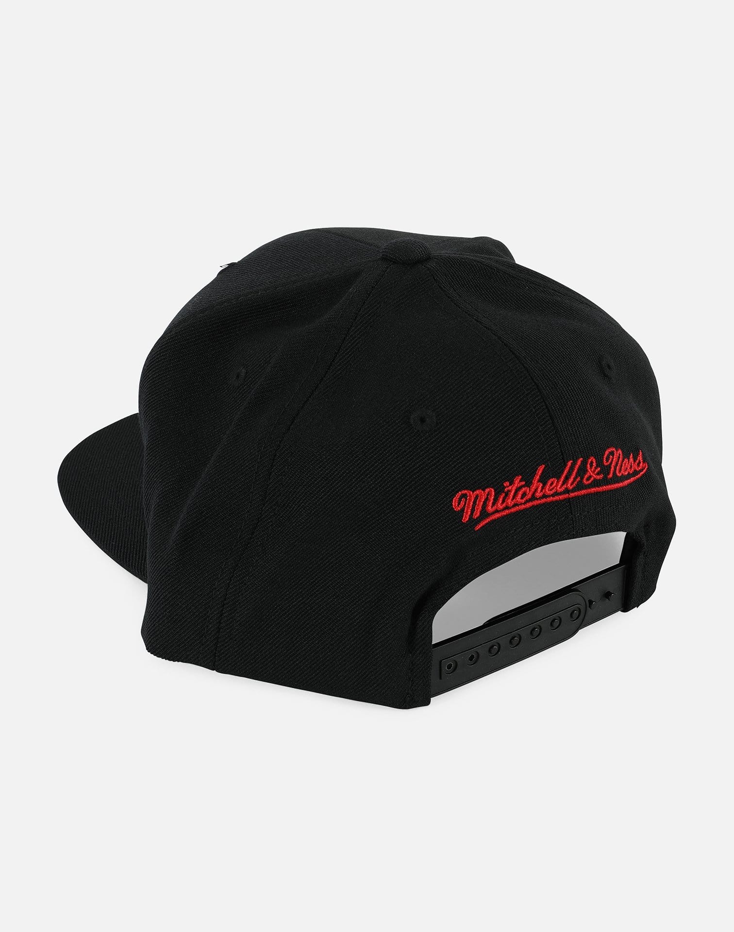 Mitchell & Ness NBA Chicago Bulls Basic Logo Snapback Hat