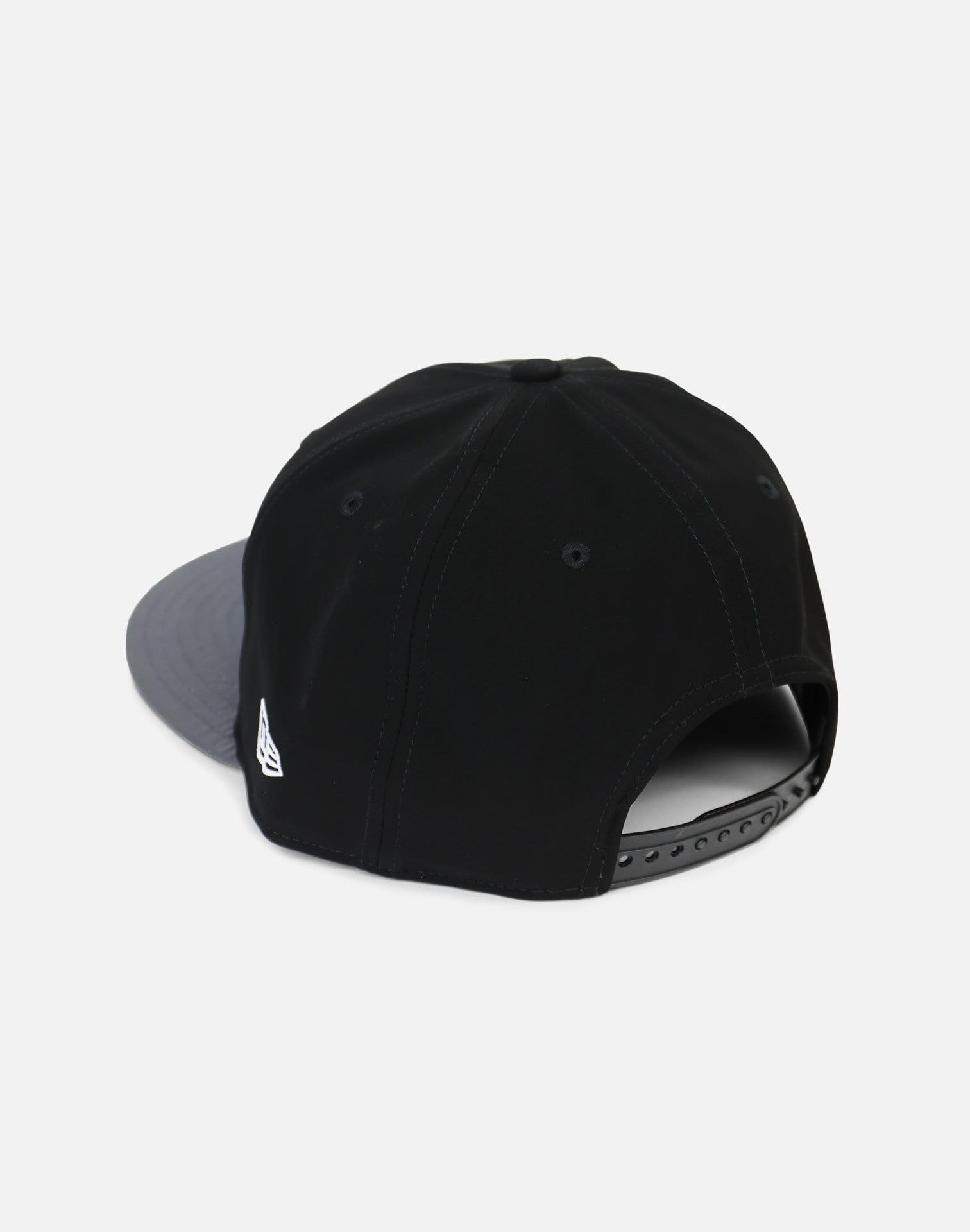 New Era New York Knicks Reflective Hook Snapback Hat (Black/Grey)