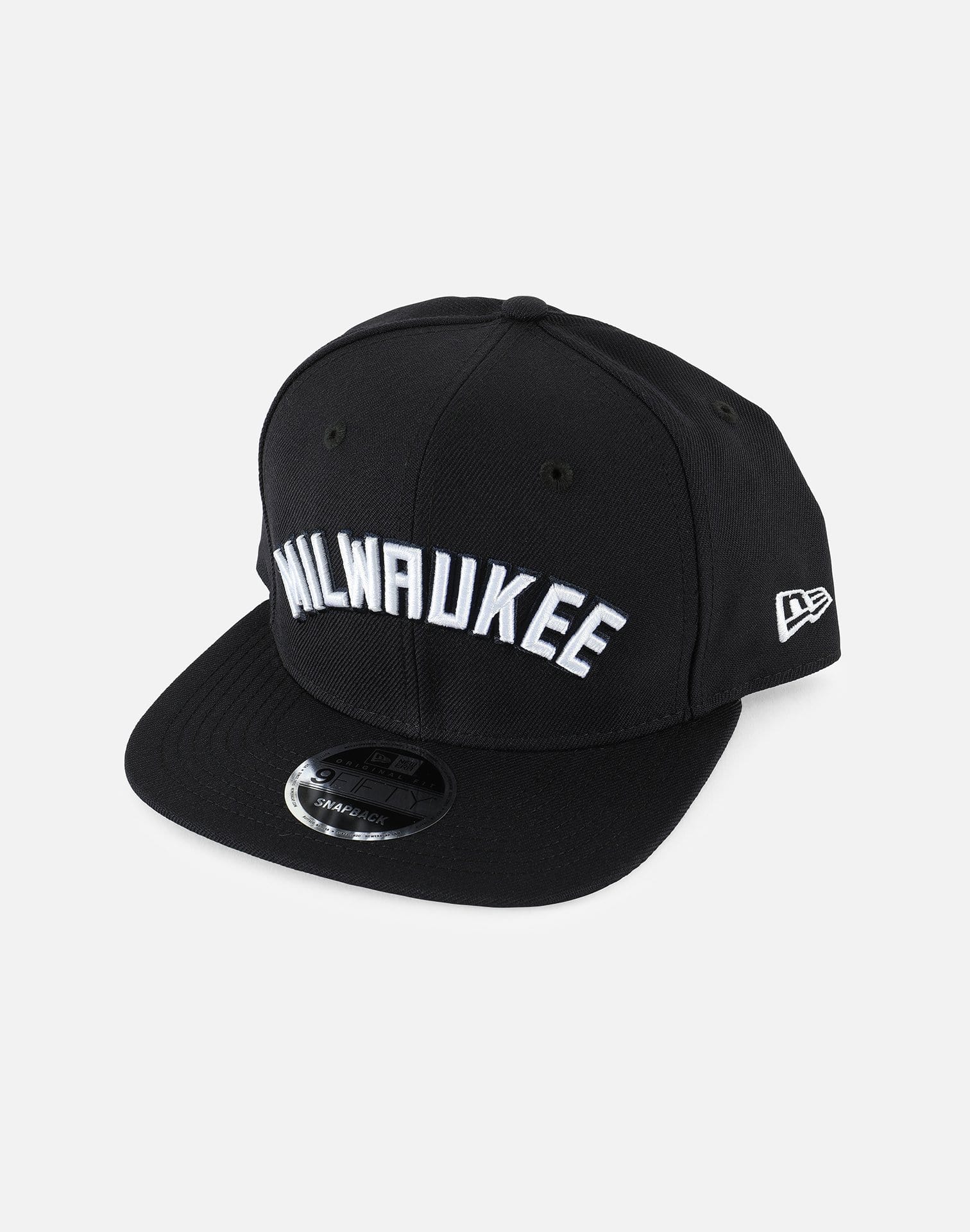 New Era 9FIFTY Milwaukee Bucks Snapback Hat