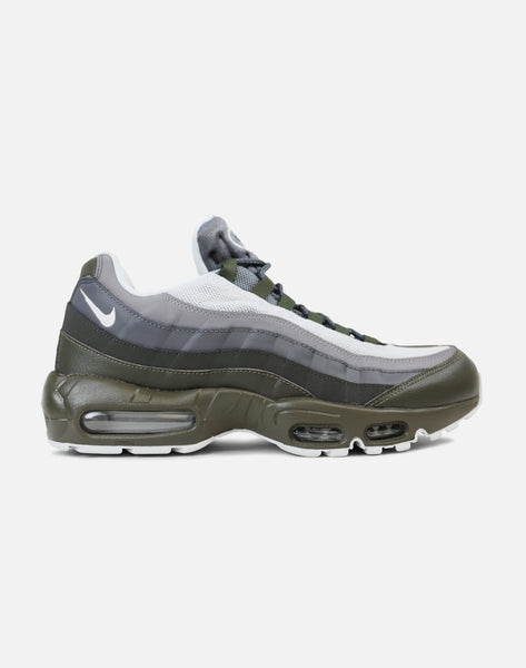 Nike AIR MAX 95 ESSENTIAL – DTLR