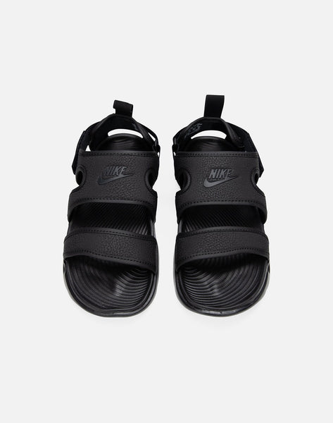 nike owaysis on feet