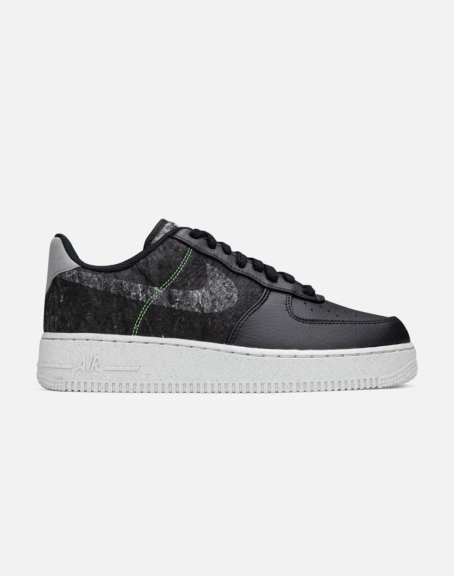 Photo of Nike AIR FORCE 1 '07 LOW LV8