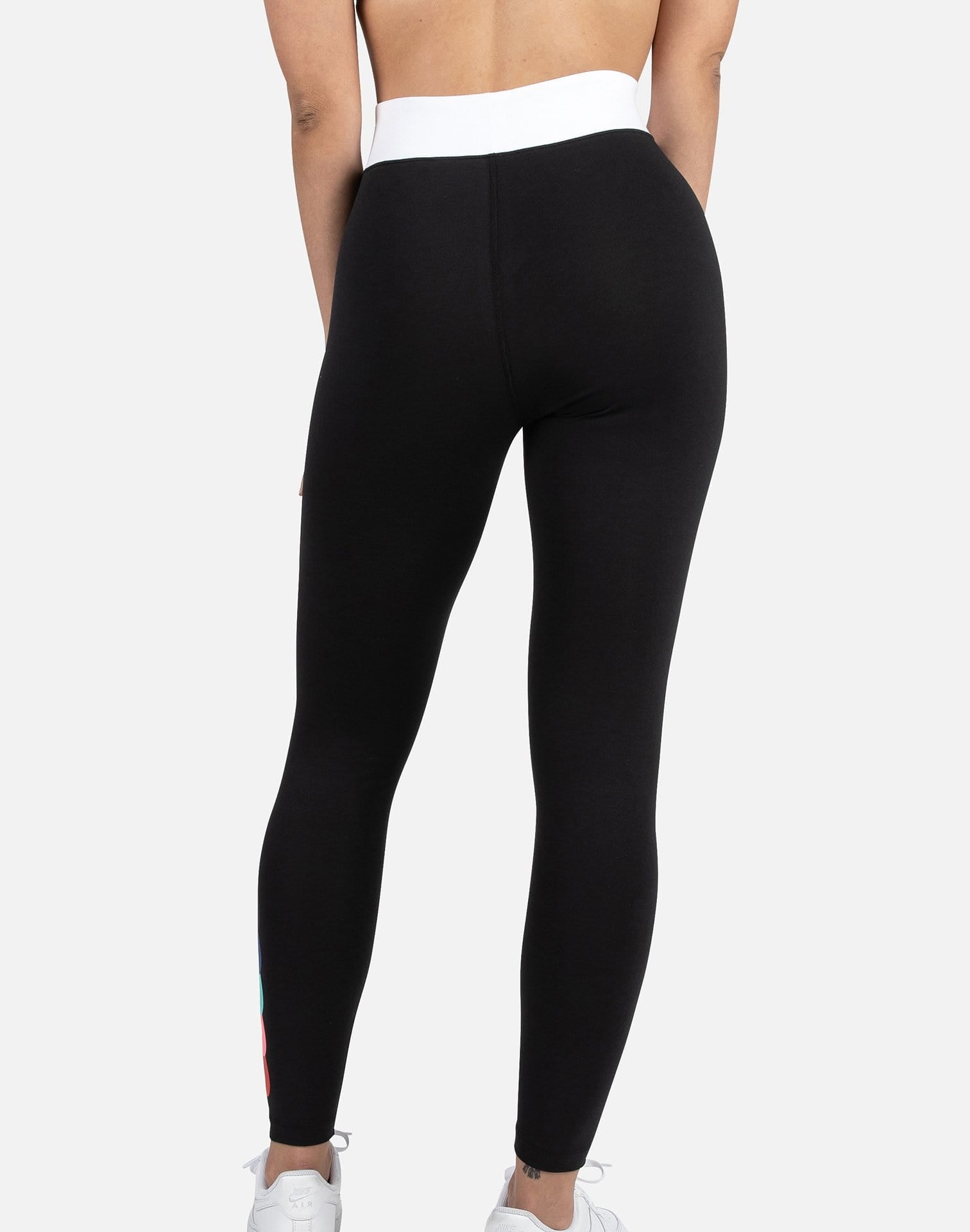 Photo of Nike NSW ESSENTIALS BOLD LEGGINGS