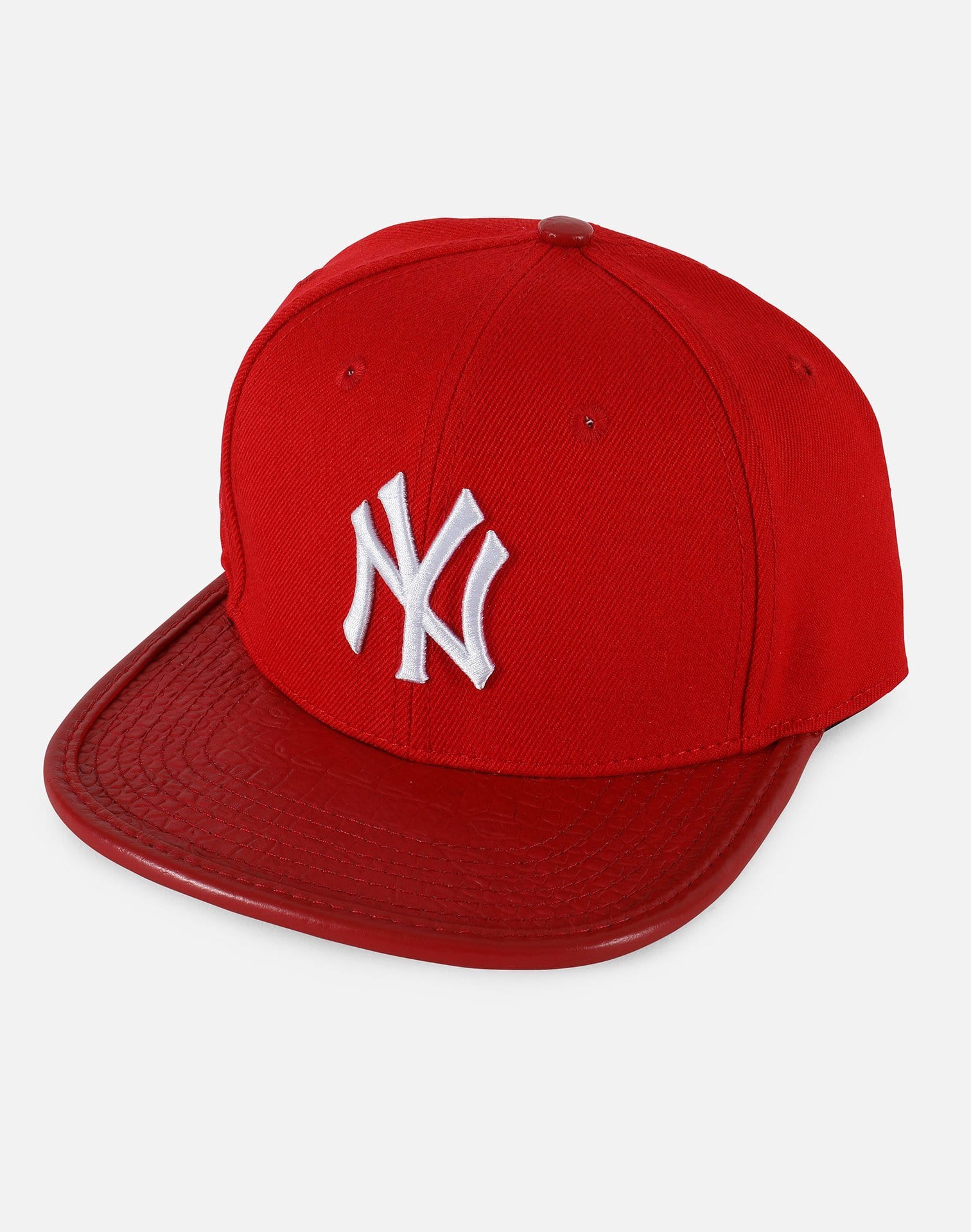 Global Elite MLB New York Yankees Logo Leather Strapback Hat