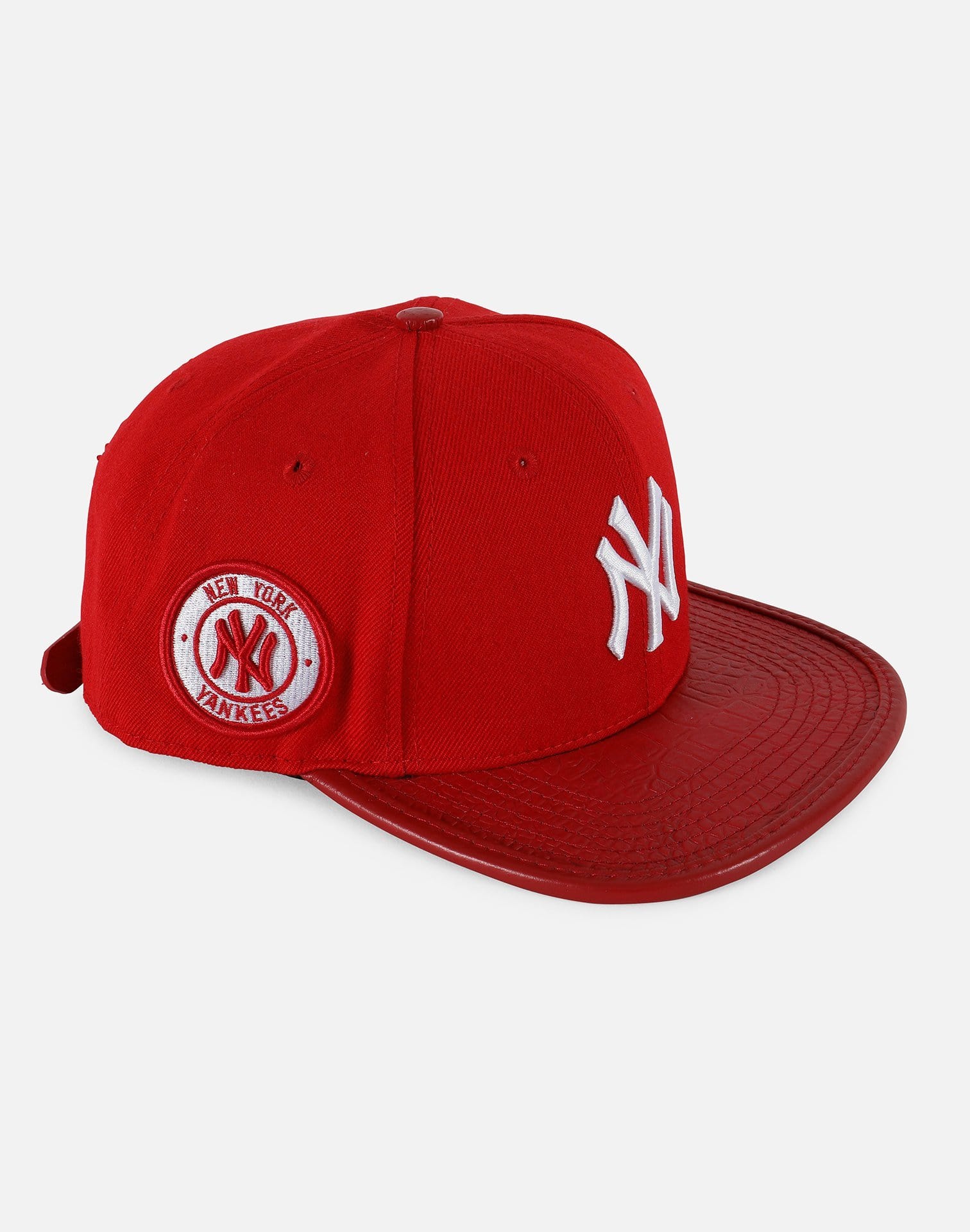 Global Elite MLB New York Yankees Logo Leather Strapback Hat