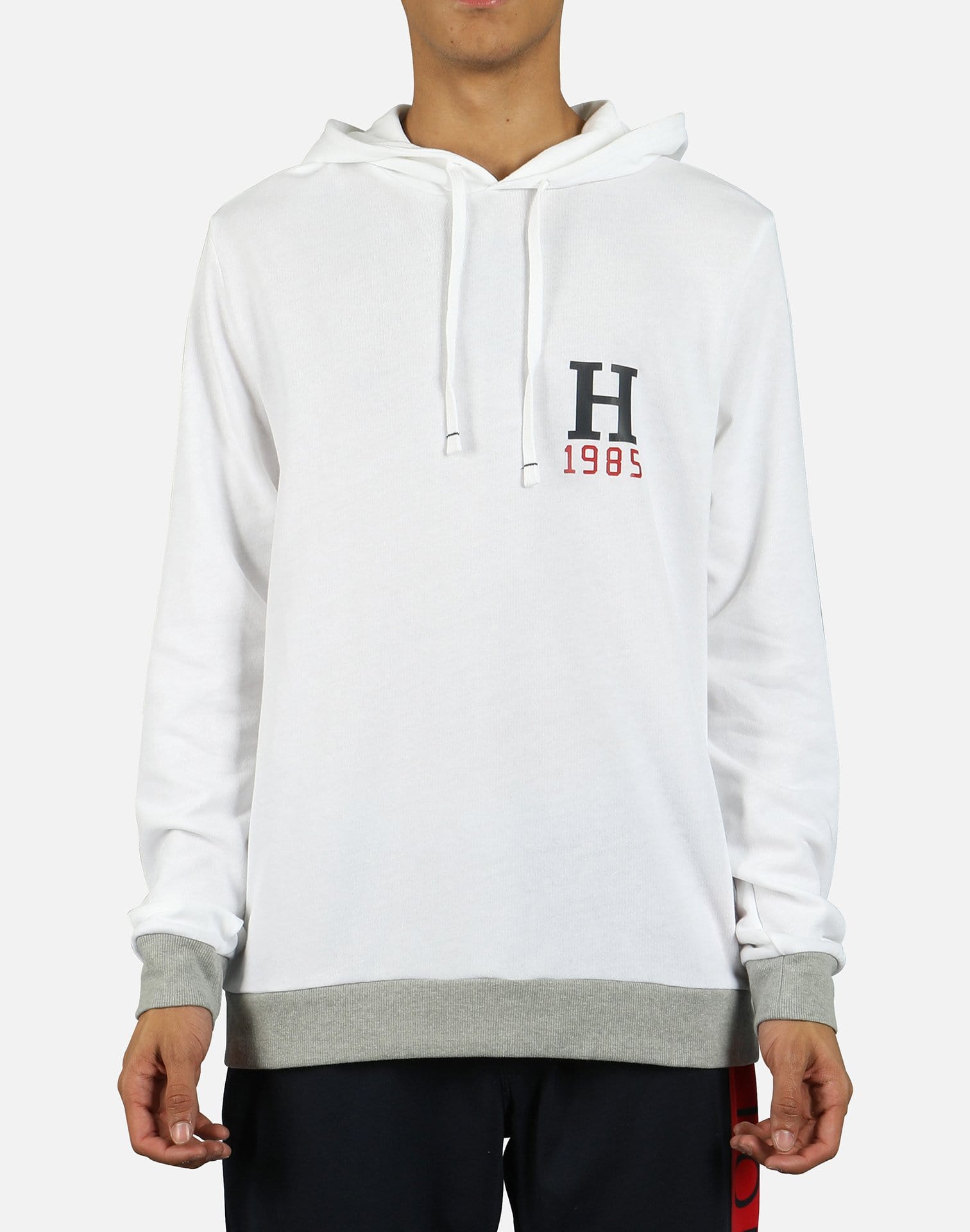 Tommy Hilfiger 1985 CHEST LOGO PULLOVER HOODIE – DTLR